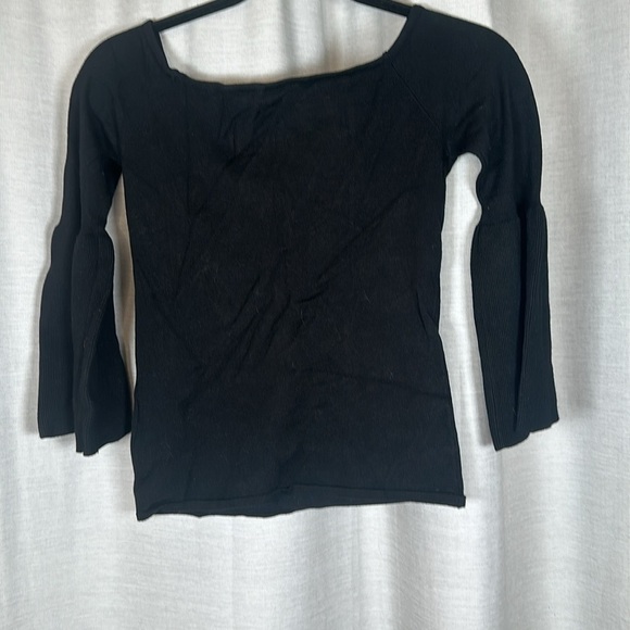 GUESS TOP SIZE(S) - Picture 6 of 6